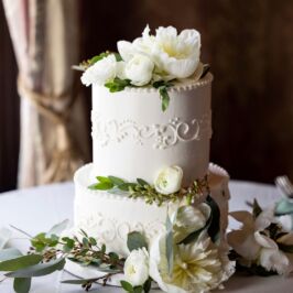Gillian & Danny's wedding cake. Photo by Ali Rosa Photography.